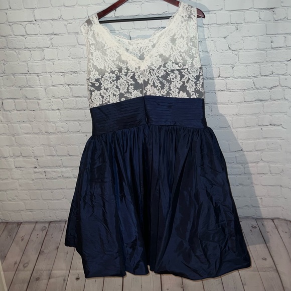 Lanting Bride Dark Blue & White Floral Fluffy Wedding Bridesmaids dress size XL - Picture 6 of 10